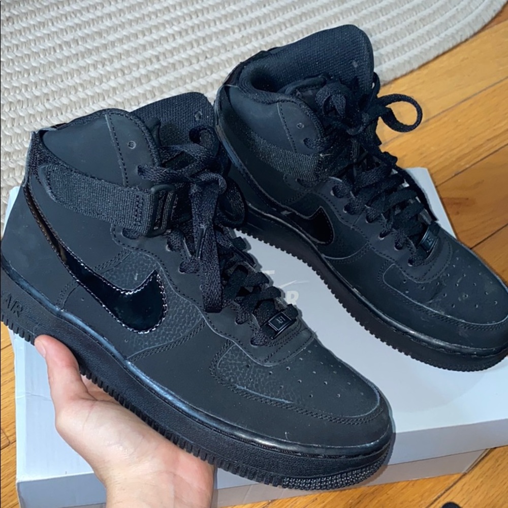 Black AF1’s High size 7Y